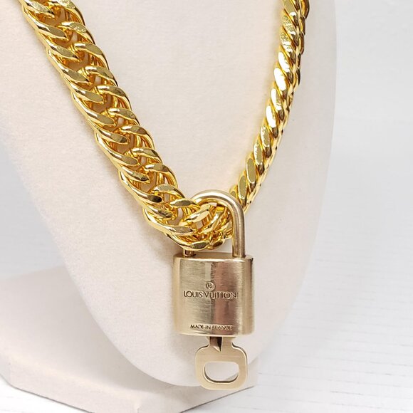 Authentic Louis Vuitton Padlock w/unbranded Cuban Style 18k Gold Plated Chain - Picture 7 of 15